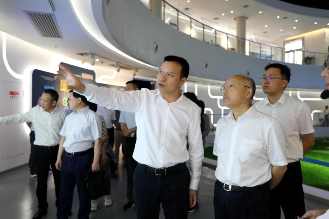 省政协副主席周国辉来龙港调研美丽大花园建设