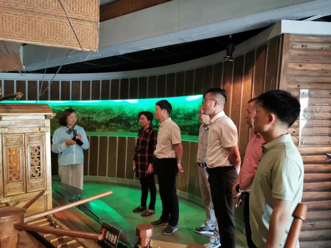 龙港市政协副主席陈世猛率队赴嘉兴考察“民生议事堂”建设