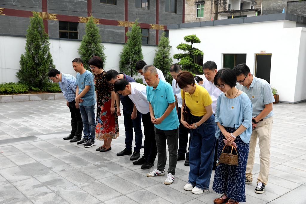 龙港市政协医卫服务团开展“迎建党百年 重温浙南革命史”活动