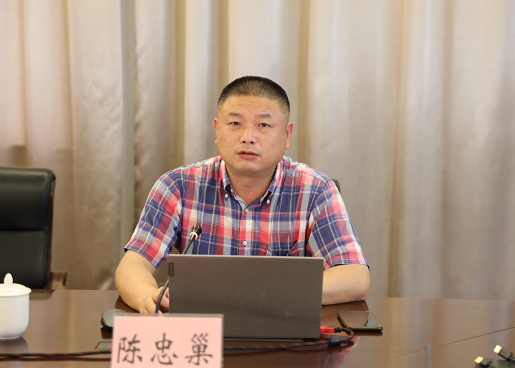 市委宣讲团成员陈忠巢老师