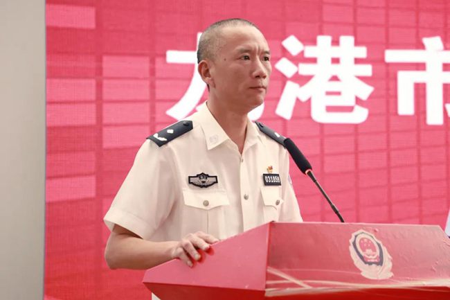 郑章辉宣布政务服务网办中心正式启用
