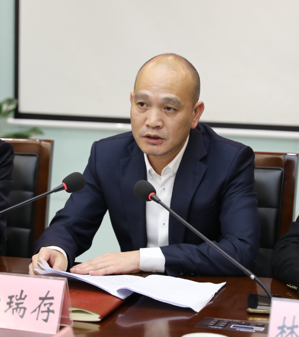 市委纪委常务副书记黄瑞存