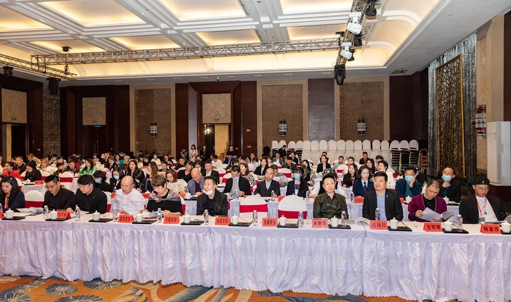 龙港市美容美发行业协会成立 陈裕爱当选会长