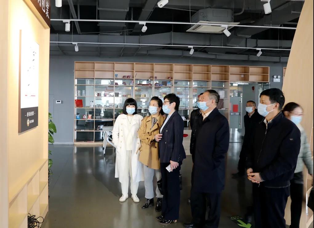 李青调研 “委员会客厅”和“民生议事堂”平台建设工作