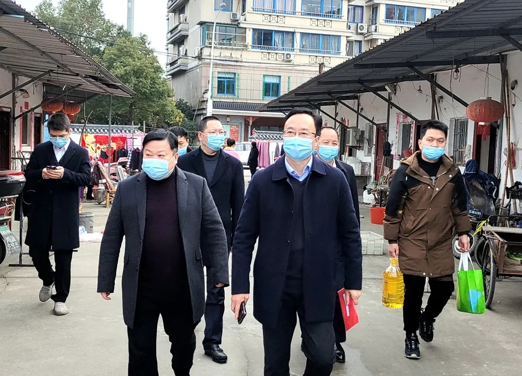 龙港市慈善总会开展2022年新春助医助困及防疫一线工作人员慰问活动