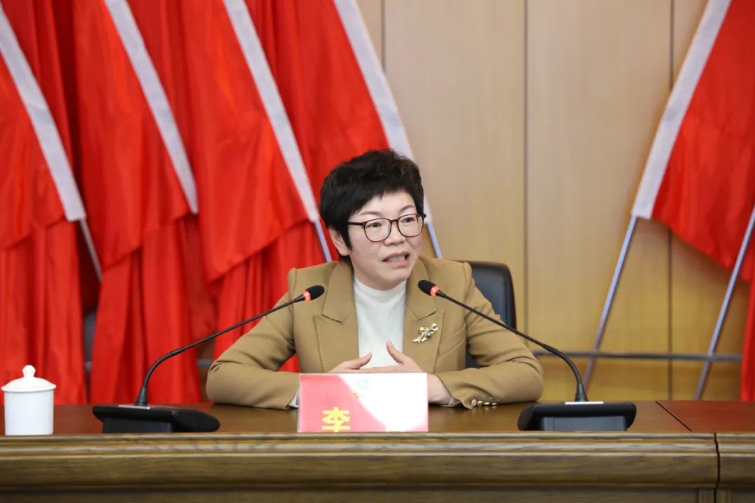 最后，市政协主席李青号召全体委员、信息员要想党政之所想，谋党政之所谋