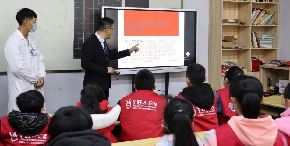 龙港市政协医卫服务团这次做公益宣讲“接地气”