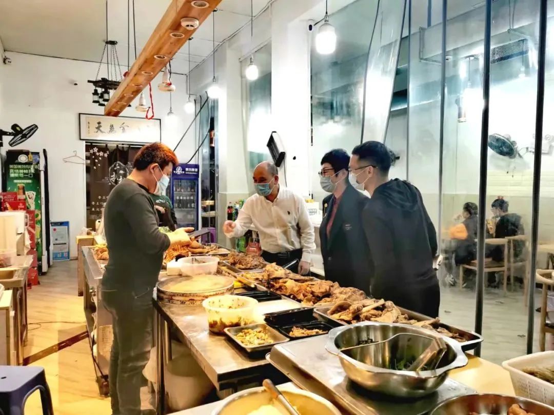 龙港市政协领导督查疫情防控工作：全面加强社会面管控 筑牢群防群控严密防线