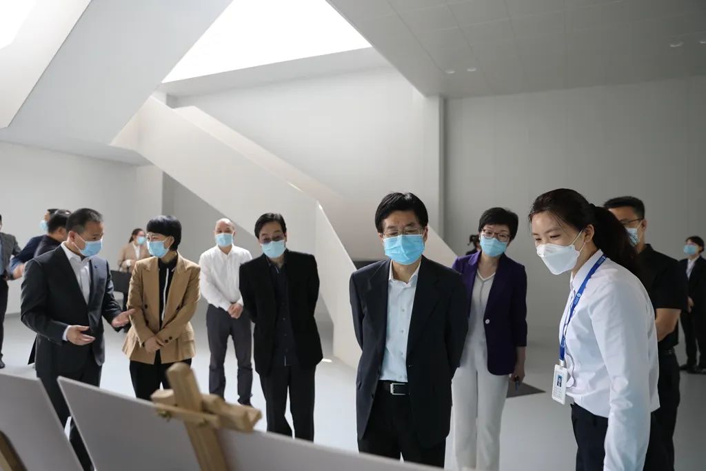 省政协副主席郑继伟来龙港调研