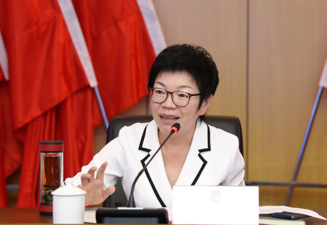 李青