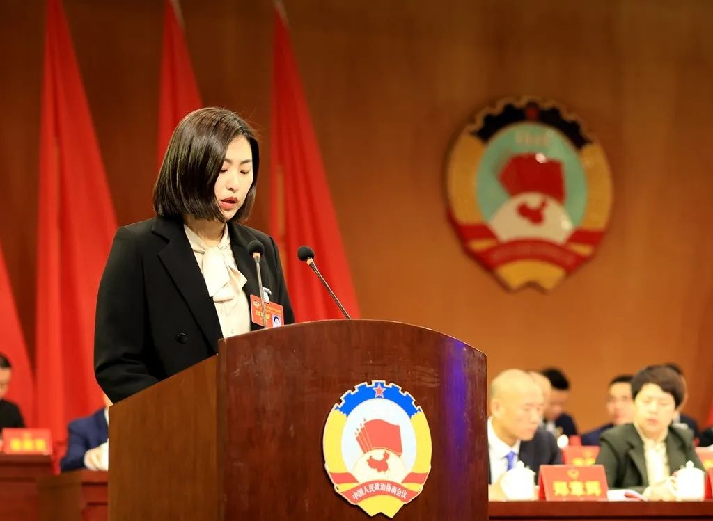 大会发言舒之静委员：立足孩子需求  建立学校餐饮标准