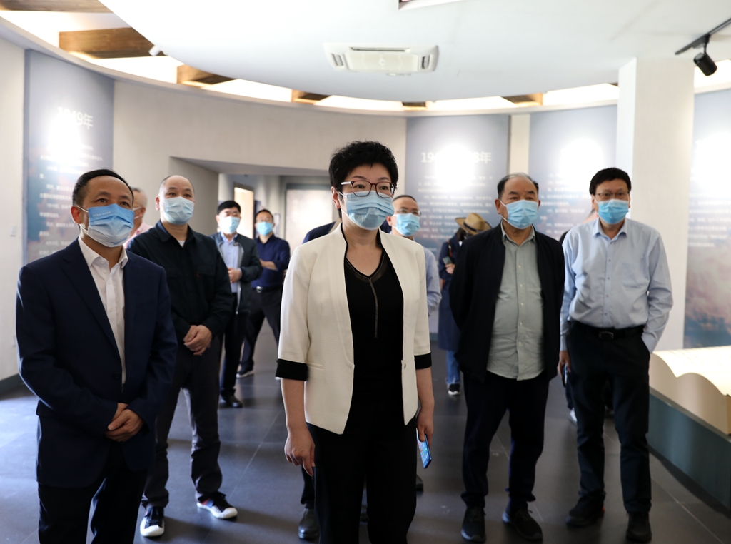 龙港市政协离退休党支部赴泰顺县考察学习