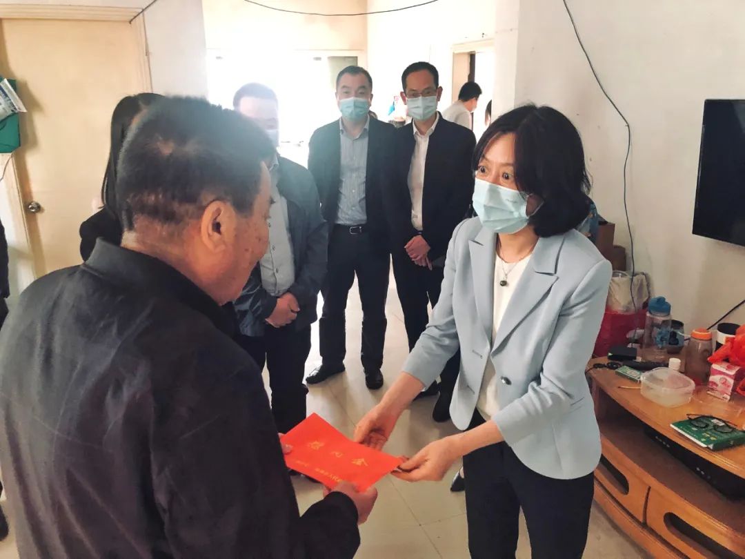 章月影来龙港调研民政工作 开展助残日慰问活动