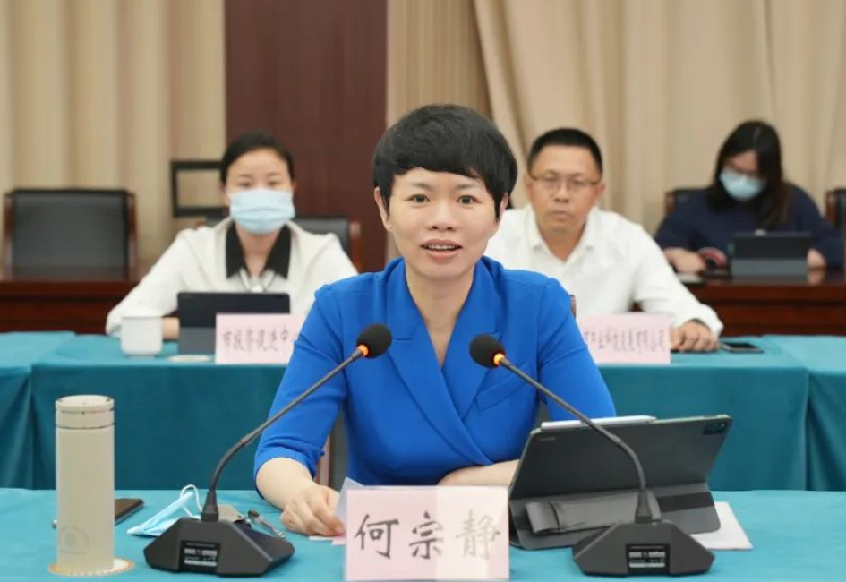 何宗静代表市委市政府