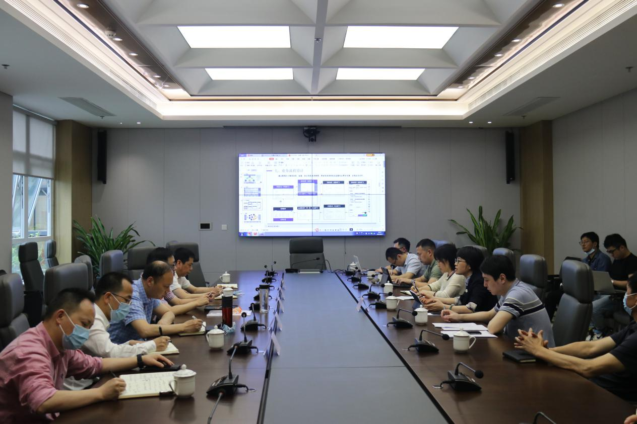 龙港市委常委严立率队来市政务服务中心开展数字化改革调研