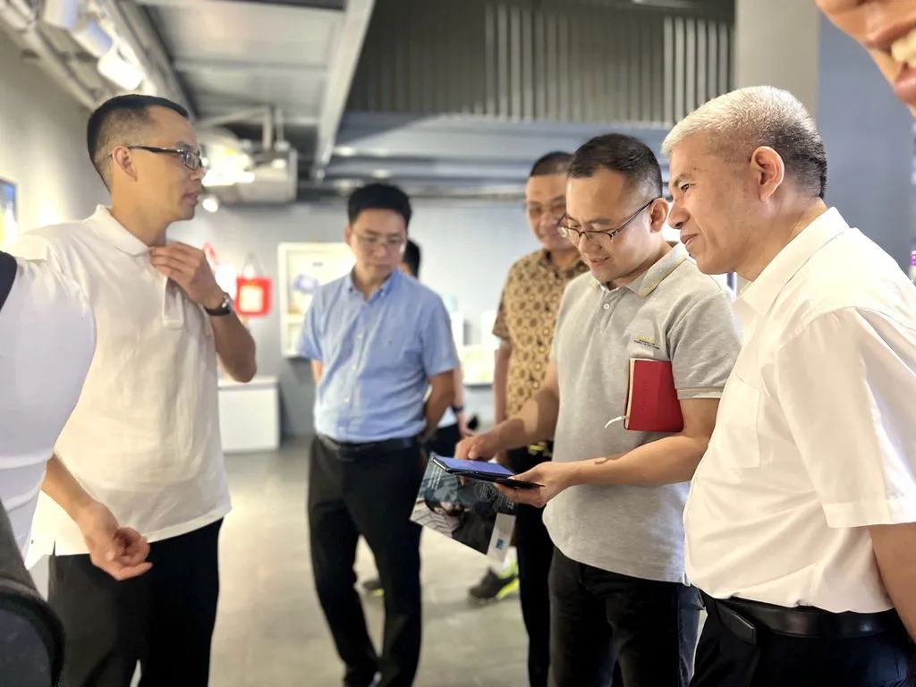 科协科技社科界别开展调研学习活动