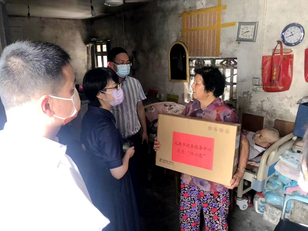 薛如意一行赴湖前第一社区开展慰问困难老党员和群众