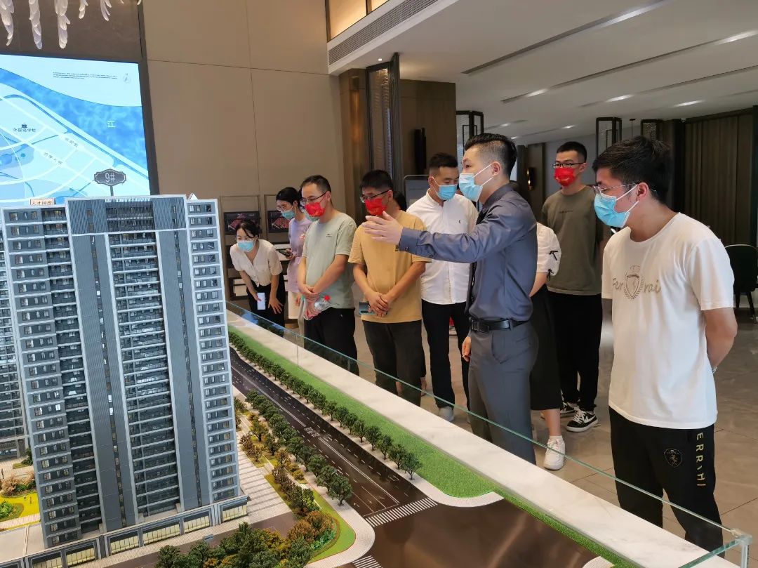龙港市委人才办开展首批人才看房活动