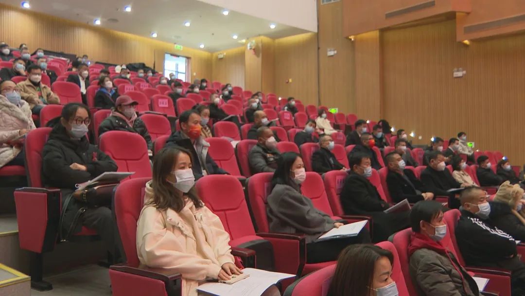 龙港法院聘任115名“陪执员”助力执行工作