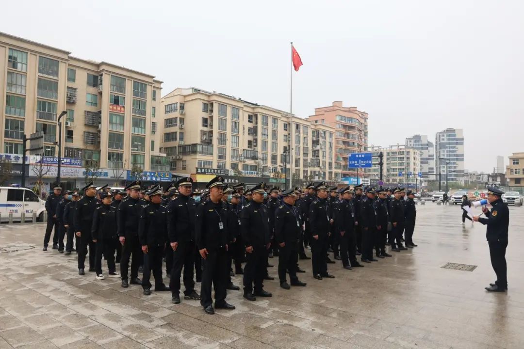 龙港市综合行政执法局开展迎亚运城市环境大整治行动