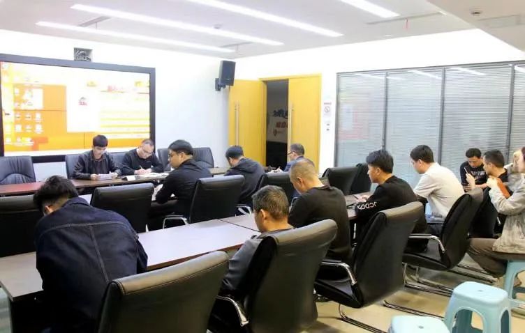 龙港新城开展4月份主题党日夜学活动暨“8090”青年宣讲团宣讲活动