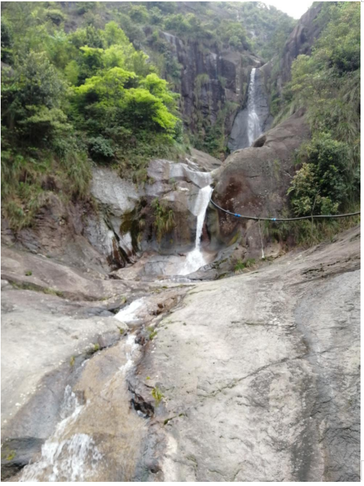 蓀湖山龍湫