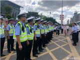 黄荣定来龙港高温慰问送清凉与关怀