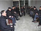 视频：龙洲路该怎么修 官员与村民面对面