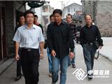 汤宝林在白沙海城指导灾后重建工作