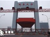 瓯南大桥敖江段路栅被撞 暂停通行