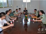 我镇人武部携企业慰问边防消防官兵