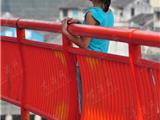 一外地女子在瓯南大桥要跳江轻生被救下