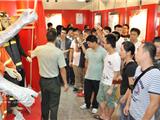 百名社区干部走进县消防科普教育基地学消防