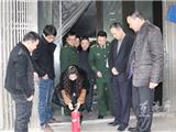 市公安消防局来龙港镇考核验收消防安全隐患集中区域整治工作