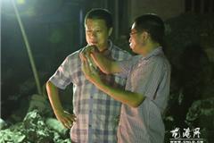 苍南县平原引供水公司领导在龙港水厂厂长李其赐在现场协调指挥