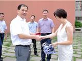  龙港镇领导开展教师节走访慰问活动