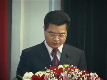 镇长汤宝林在龙港镇第八届人代会第五次会议上作政府工作报告
