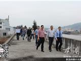 陈为来巡查鳌江流域河道整治情况