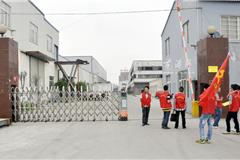  截至目前，督导队伍已经招募了30余人，首批督导员为15人。这些富有公益事业心的网民、市民都是自愿报名加入的。温州市民监督团成员，鹿城区政府网络问政监督员、龙港网民监督团团长“若飞走监督”也是其中一名督导员。