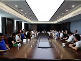 龙港市召开商贸服务企业座谈会 政企合力做好服务促消费