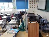 一流浪犬闯入某校“伤人” 110 综合执法联合捕犬队将其捕获