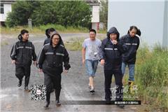 镇长陈为来在朱家站水闸督查防台防汛工作