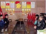 龙港团委爱心助学  点燃寒门学子求学希望