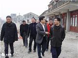 市国土资源局来我镇慰问下派干部