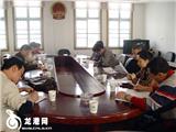 市远教办来我镇检查现代远程教育开展情况