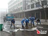 龙洲路段发生油脂泄漏  多次发生翻车事故