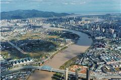 晴空万里 冬日里的龙港 摄影：池长峰