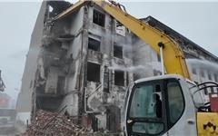 龙港世纪大道与龙翔路路口13间房屋被拆除