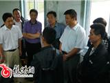 赵一德市长来我镇检查防御台风工作情况