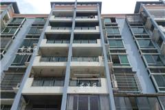 装卸启动机连同砖头一同从七楼坠落